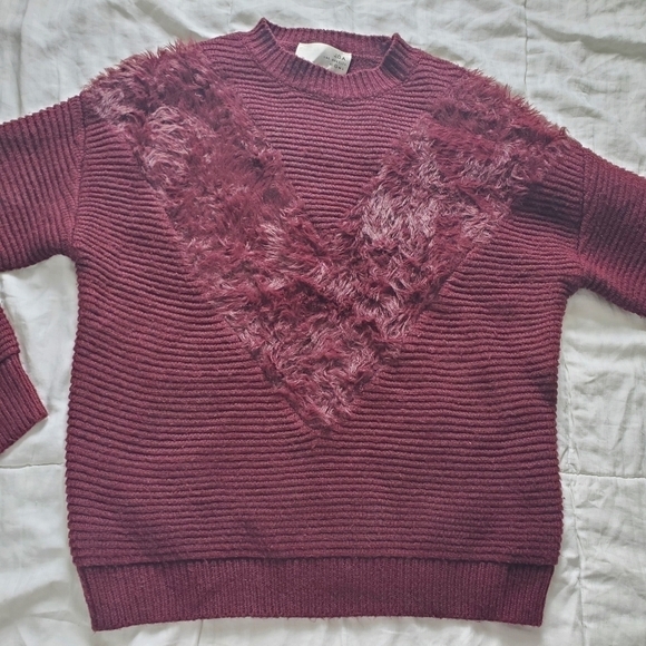 J.O.A. Knitted Oversized Fuzzy V Sweater Burgundy Size Small - Picture 4 of 10